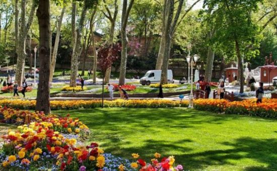 İSTANBUL TARİHİ YARIMADA TOPKAPI-AYASOFYA-YEREBATAN-SULTANAHMET-GÜLHANE TURU(02 AĞUSTOS 2026)