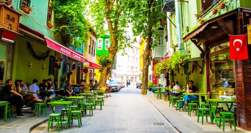 GÜNÜBİRLİK ÜSKÜDAR-KUZGUNCUK-BEYLERBEYİ SARAYI TURU 28 EYLÜL 2025