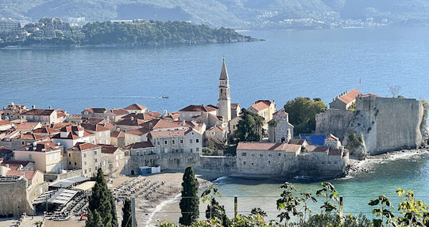 BUDVA Tailwind Havayolları Özel Seferi ile 3 Gece 4 Gün (TGD-TGD) 