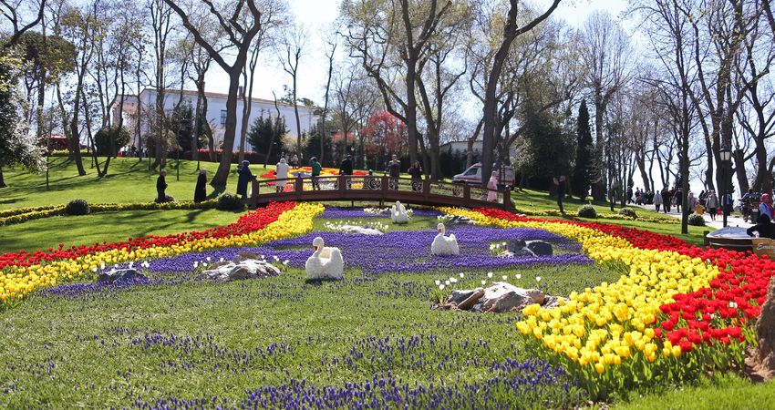 İSTANBUL EYÜPSULTAN,PİERRE LOTİ,ORTAKÖY ve LALE BAHÇELERİ TURLARI 2026