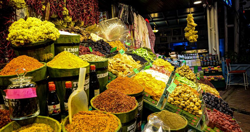 ANNELER GÜNÜNE ÖZEL BOĞAZDA TEKNE TURU-ORTAKÖY-VENEZİA OUTLET AVM