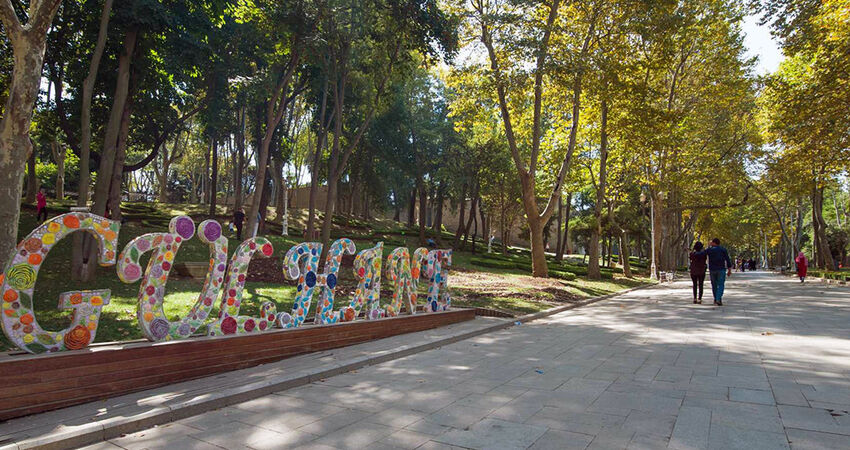 İSTANBUL TARİHİ YARIMADA TOPKAPI-AYASOFYA-YEREBATAN-SULTANAHMET-GÜLHANE TURU(14 HAZİRAN 2026)