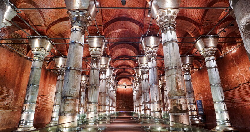 İSTANBUL TARİHİ YARIMADA TOPKAPI-AYASOFYA-YEREBATAN-SULTANAHMET-GÜLHANE TURU 18 TEMMUZ 2026